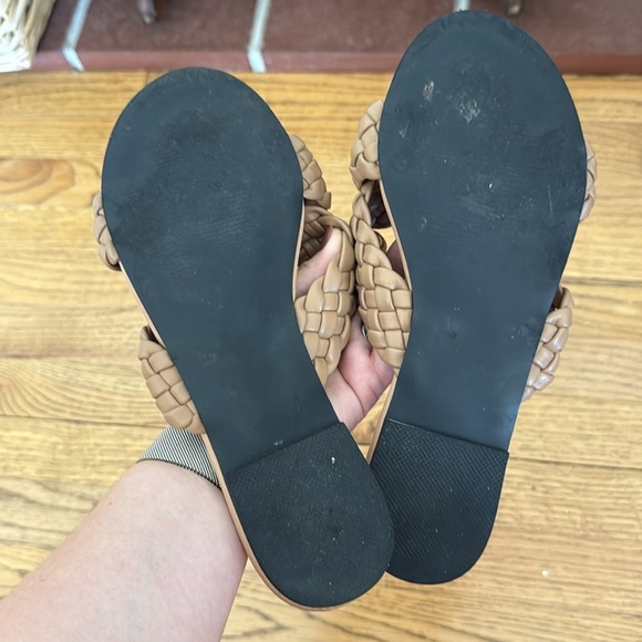 ✨ Braided Tan Slip-On Sandals — Women’s EU 40 (Fits ~US 9) ✨ - Picture 2 of 2